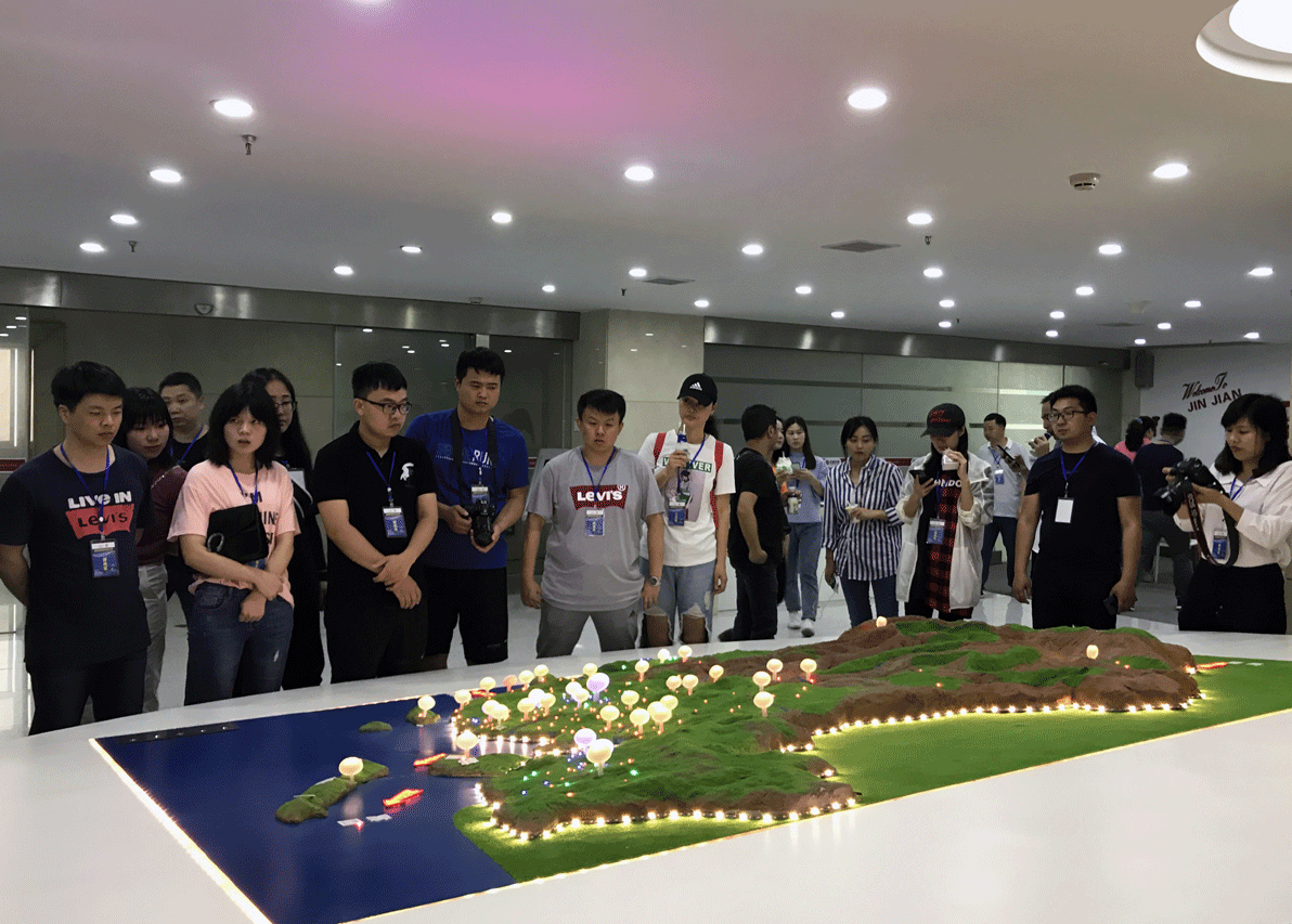 百家网络媒体走进金健(图2)